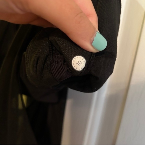 Lululemon Twist Around Tank Black 10 EUC - Picture 3 of 10